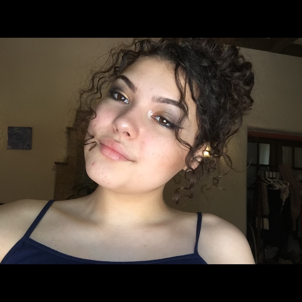 Meet your Posher, Ambria